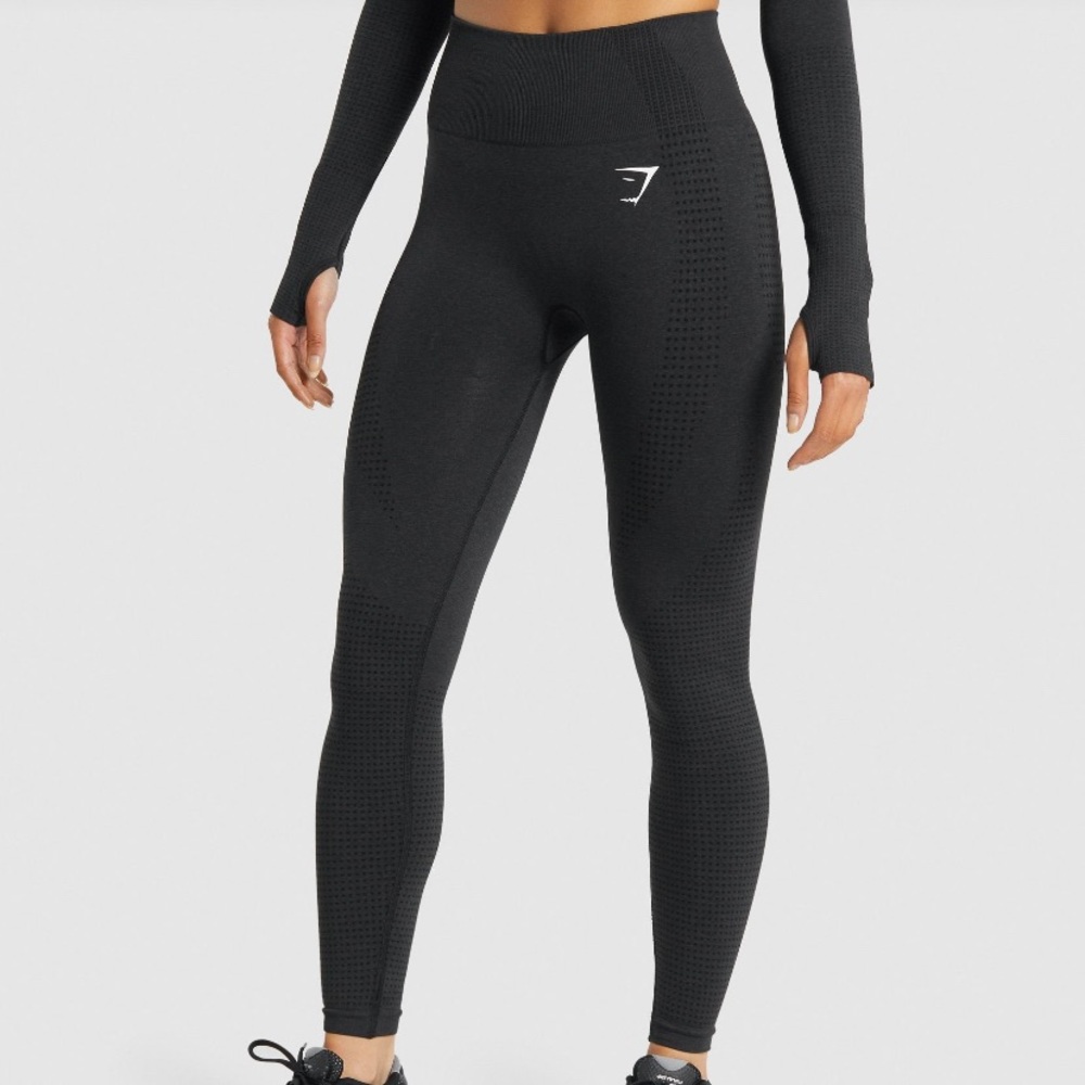 Gym shark leggings